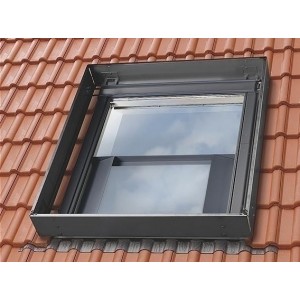 Okno oddymiające M04 780x980 mm z kołnierzem uszczelniającym